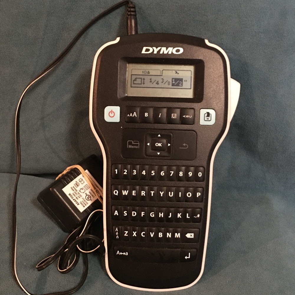 Dymo. Label printer D1